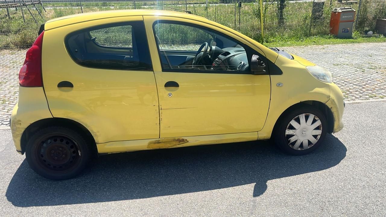 Peugeot 107 1.0 68CV 5p. Desir
