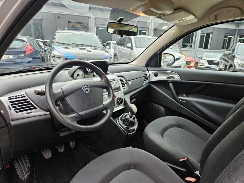 Lancia Ypsilon Ypsilon 1.2 8v Unyca