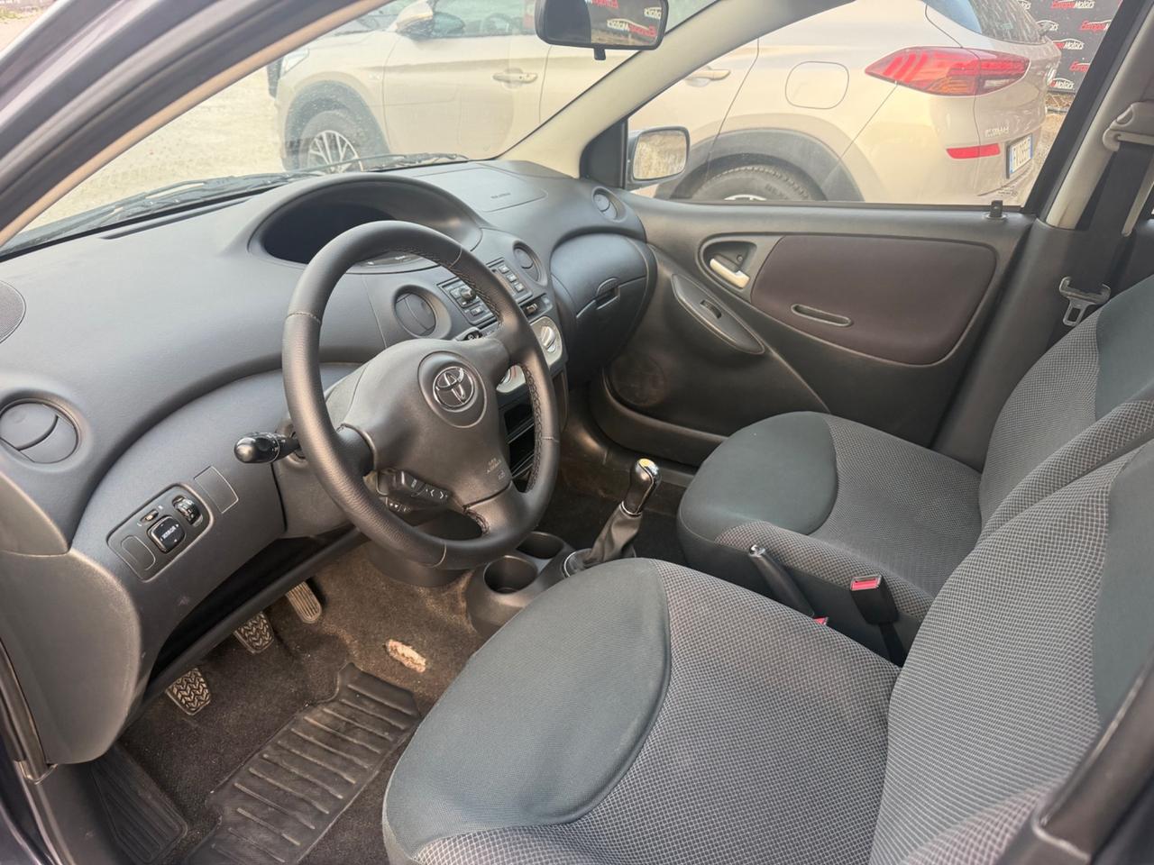 Toyota Yaris 1.0i 16V cat 5 porte Sol Blue