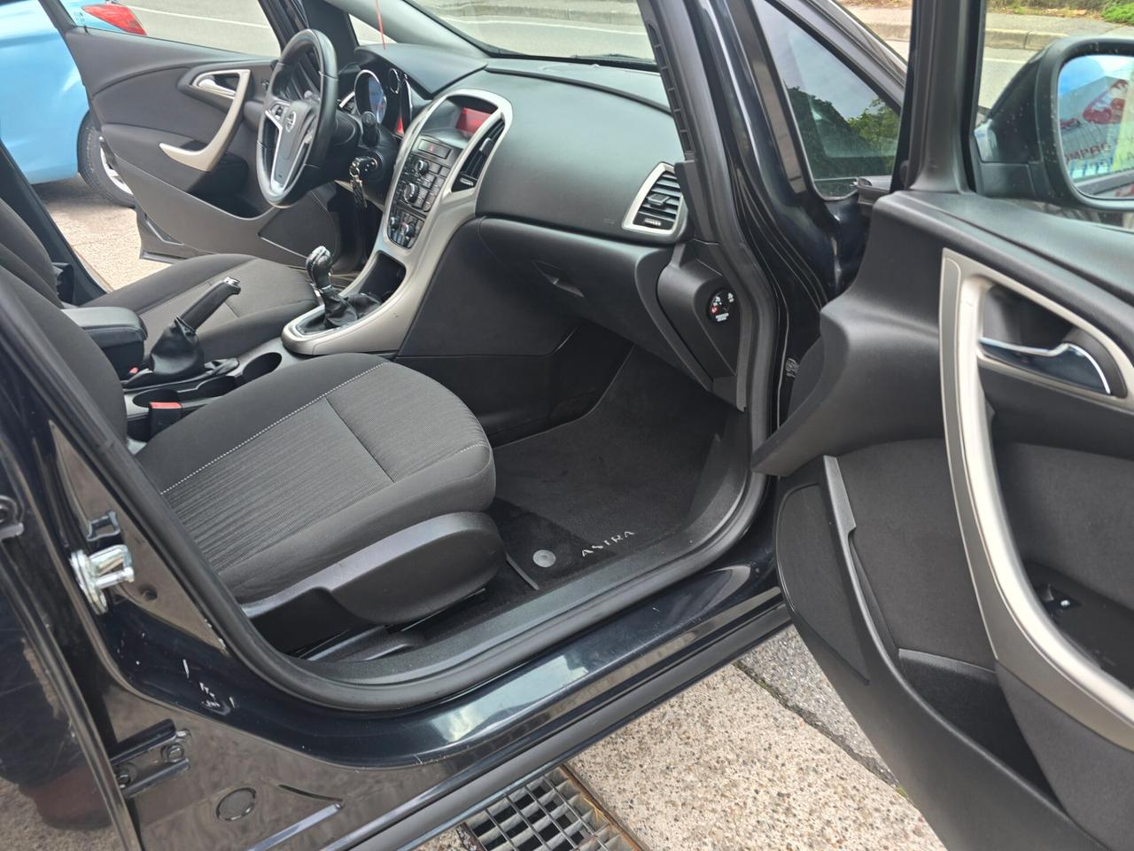 Opel Astra 1.4 100CV 5 porte Cosmo