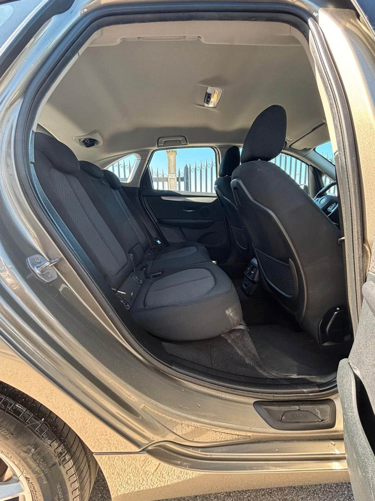 Bmw Serie 2 218d Luxury AUTOMATICO ANNO 2015