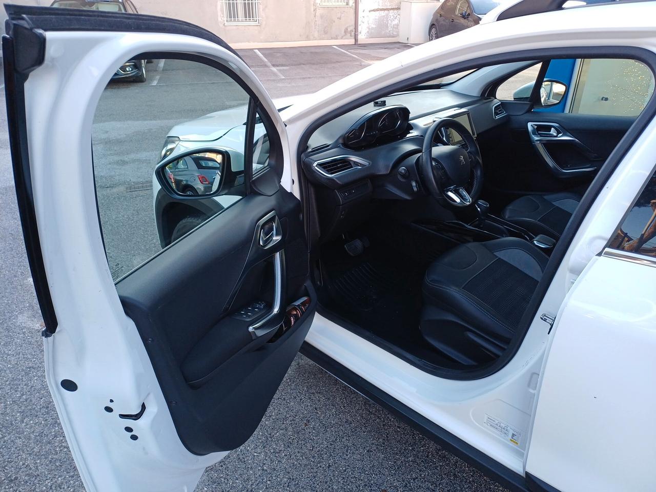 Peugeot 2008 PureTech Turbo 110 EAT6 S&S Black Matt