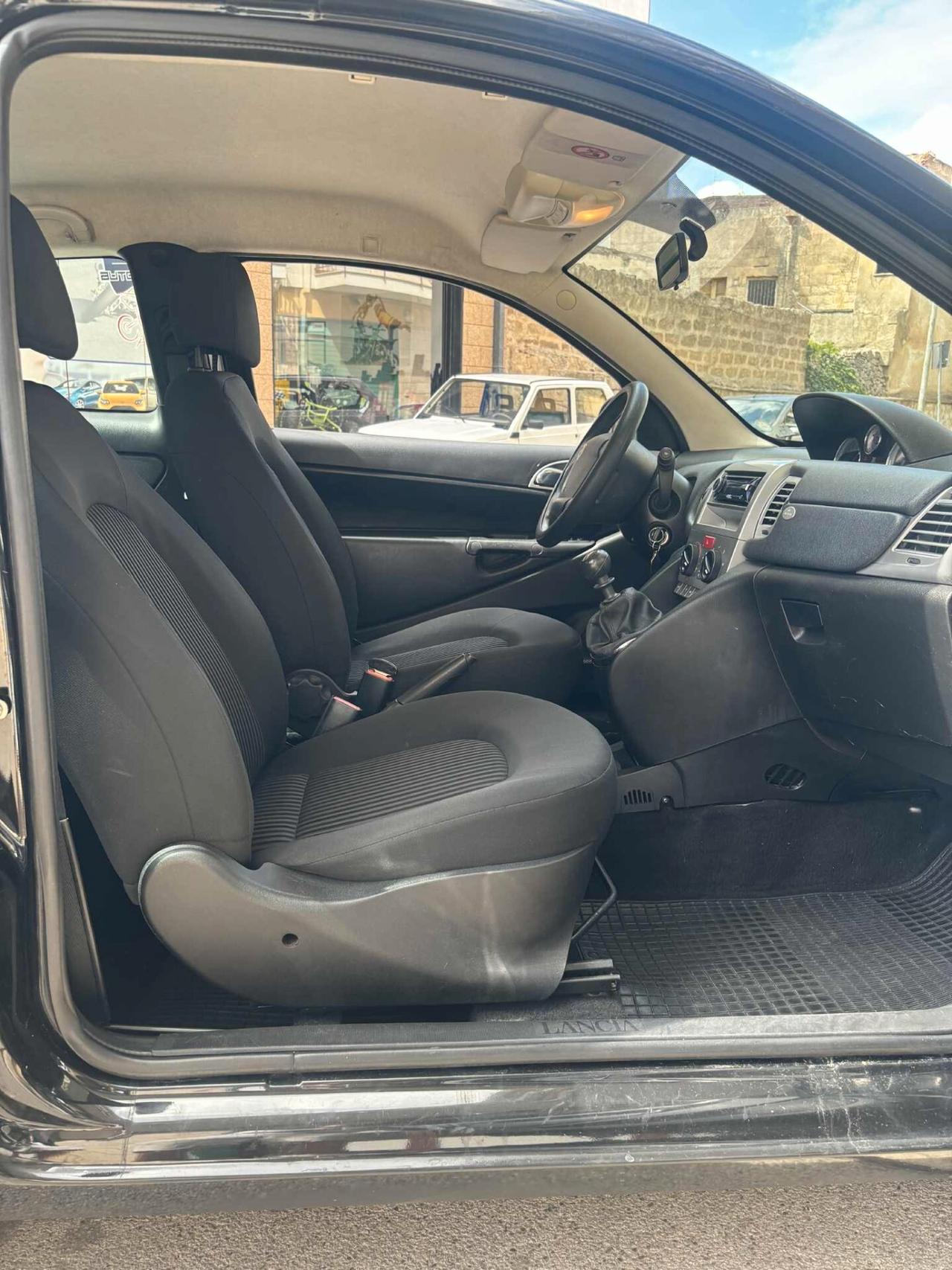 Lancia Ypsilon 1.4 Argento Ecochic GPL