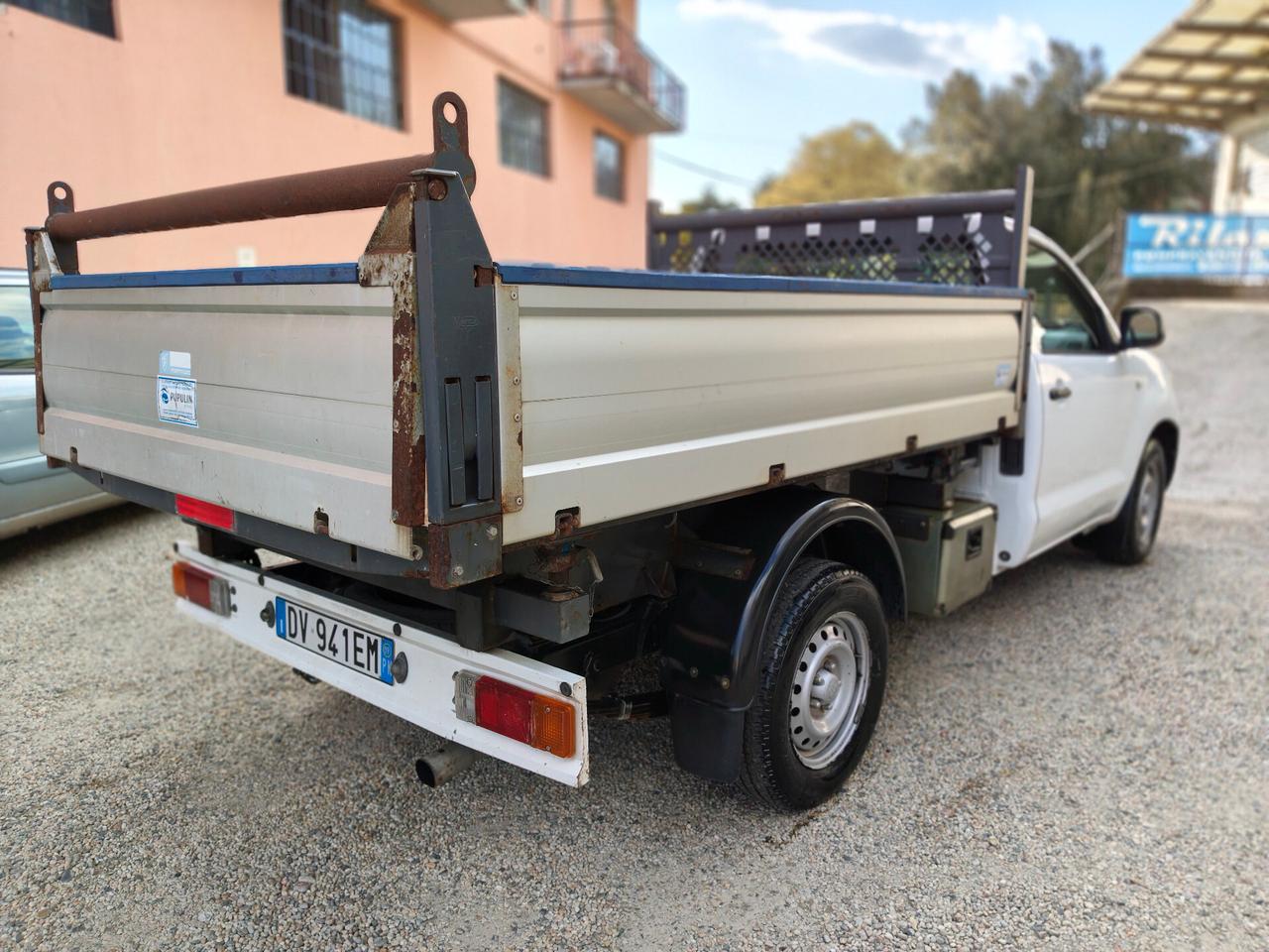 Toyota Hilux 2.5 D-4D 2WD 2p. Ribaltabile