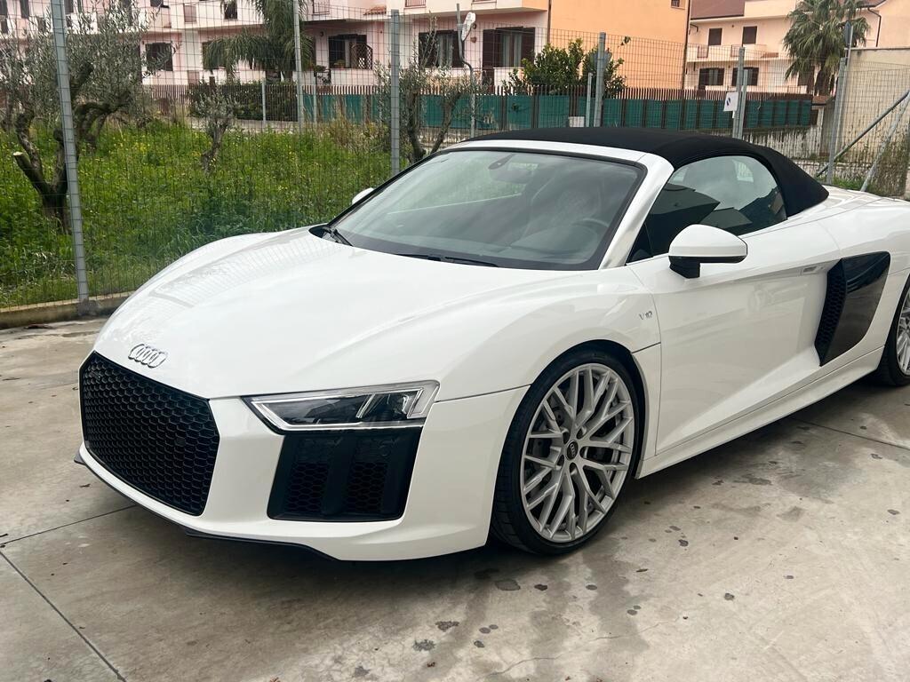 R8 5.2 540 CV RVS limited edition