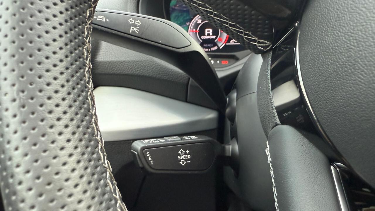 Audi Q2 35 TDI S tronic Identity Black TETTO