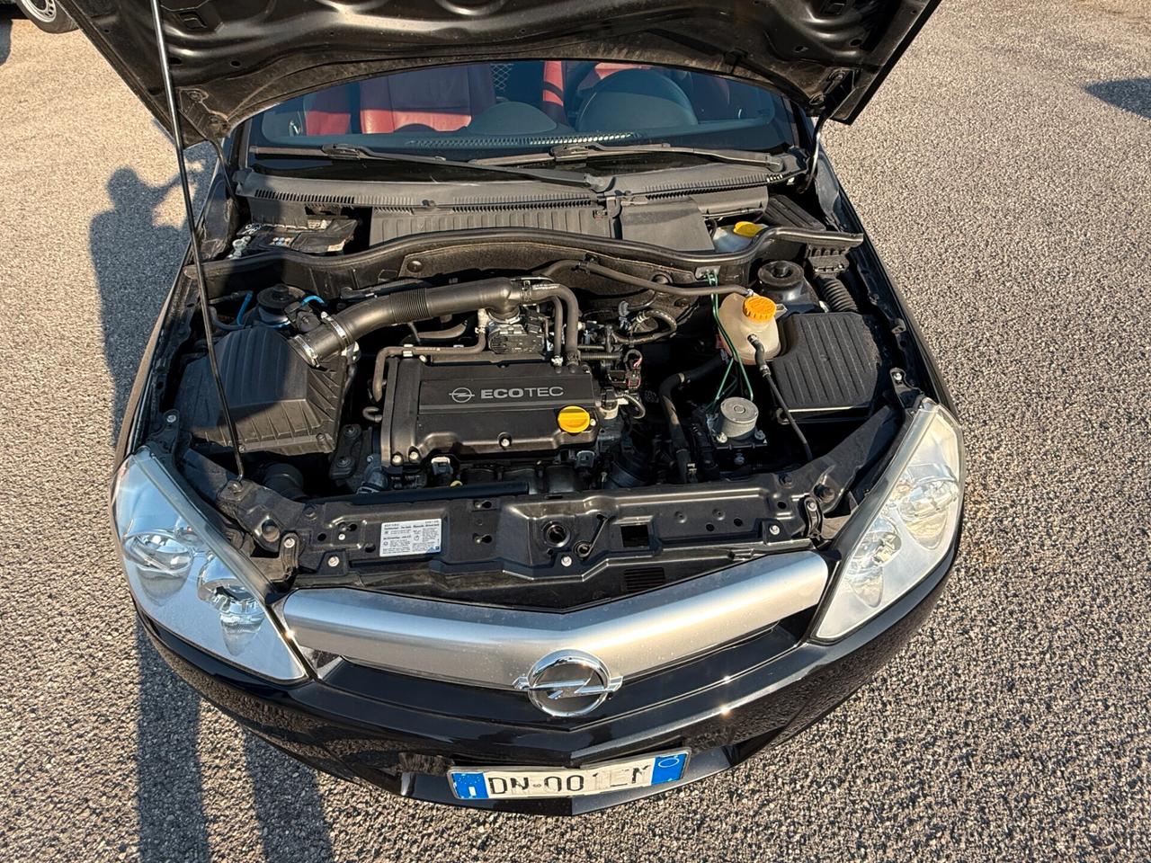 Opel Tigra TwinTop 1.4 16V Sport