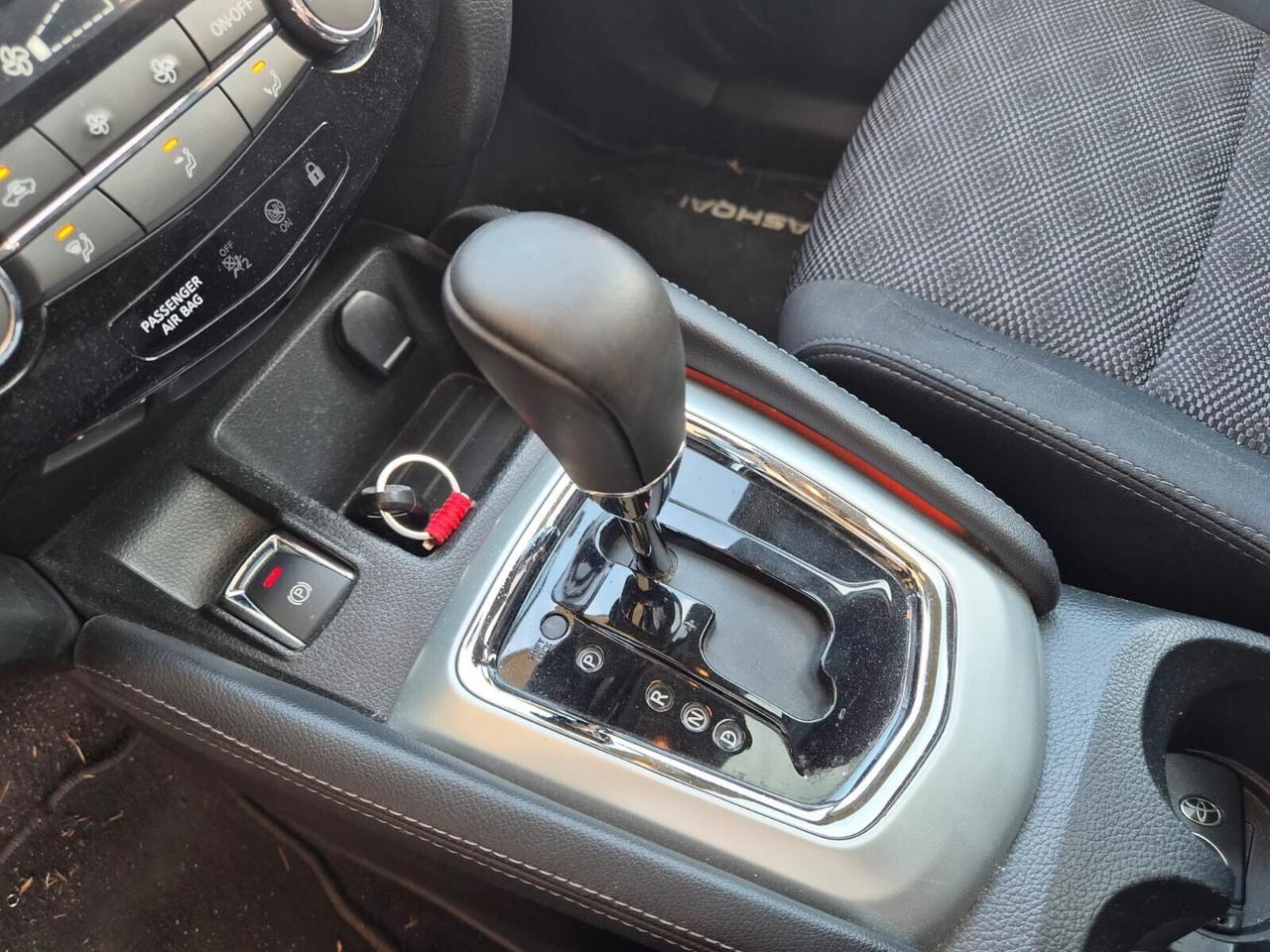 Nissan Qashqai 1.6 N-Connecta UNICO PROP