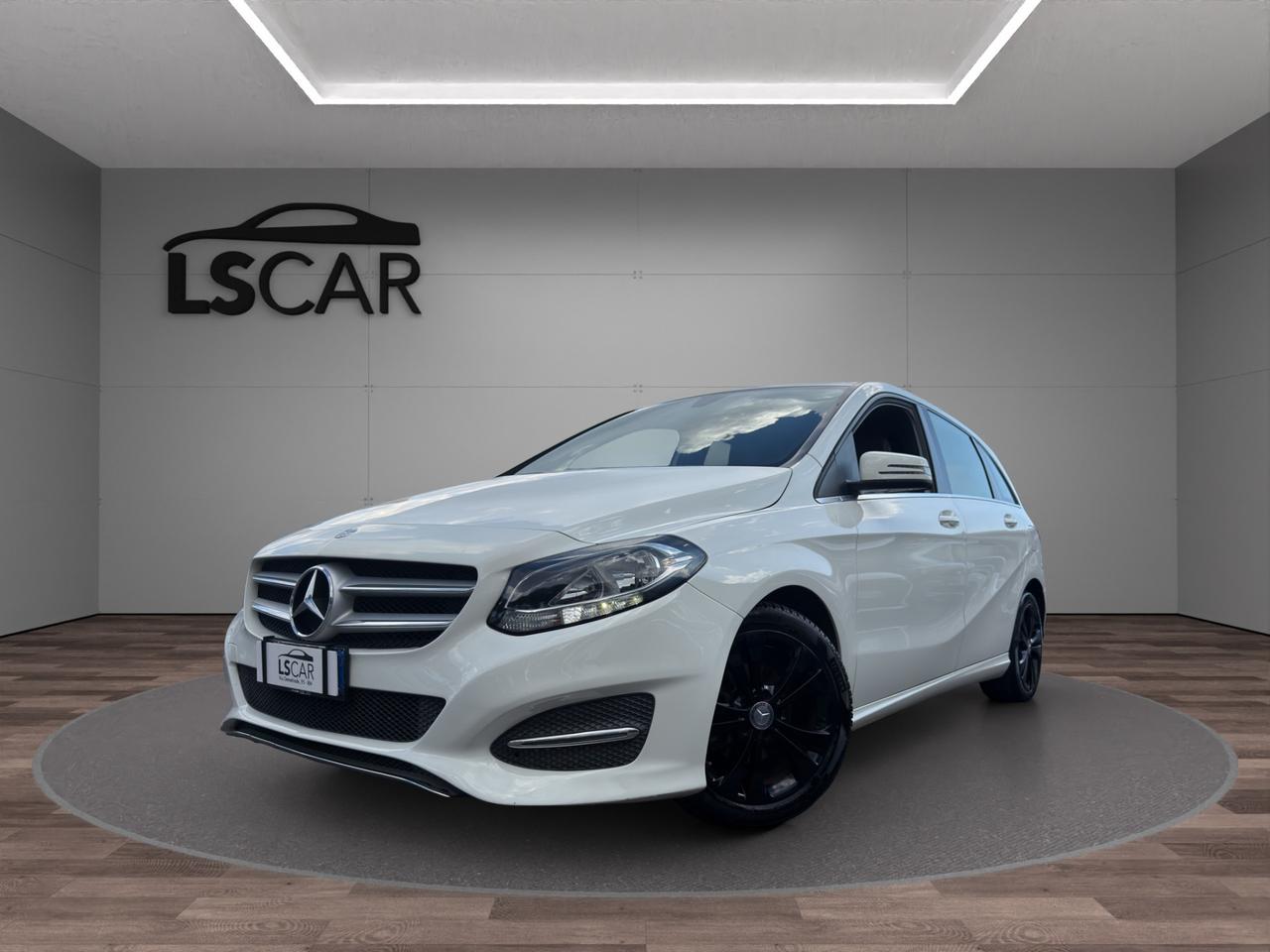 Mercedes B 180 D - Automatica - Promo Finanziamento - Interni in pelle - Navi - Retrocamera