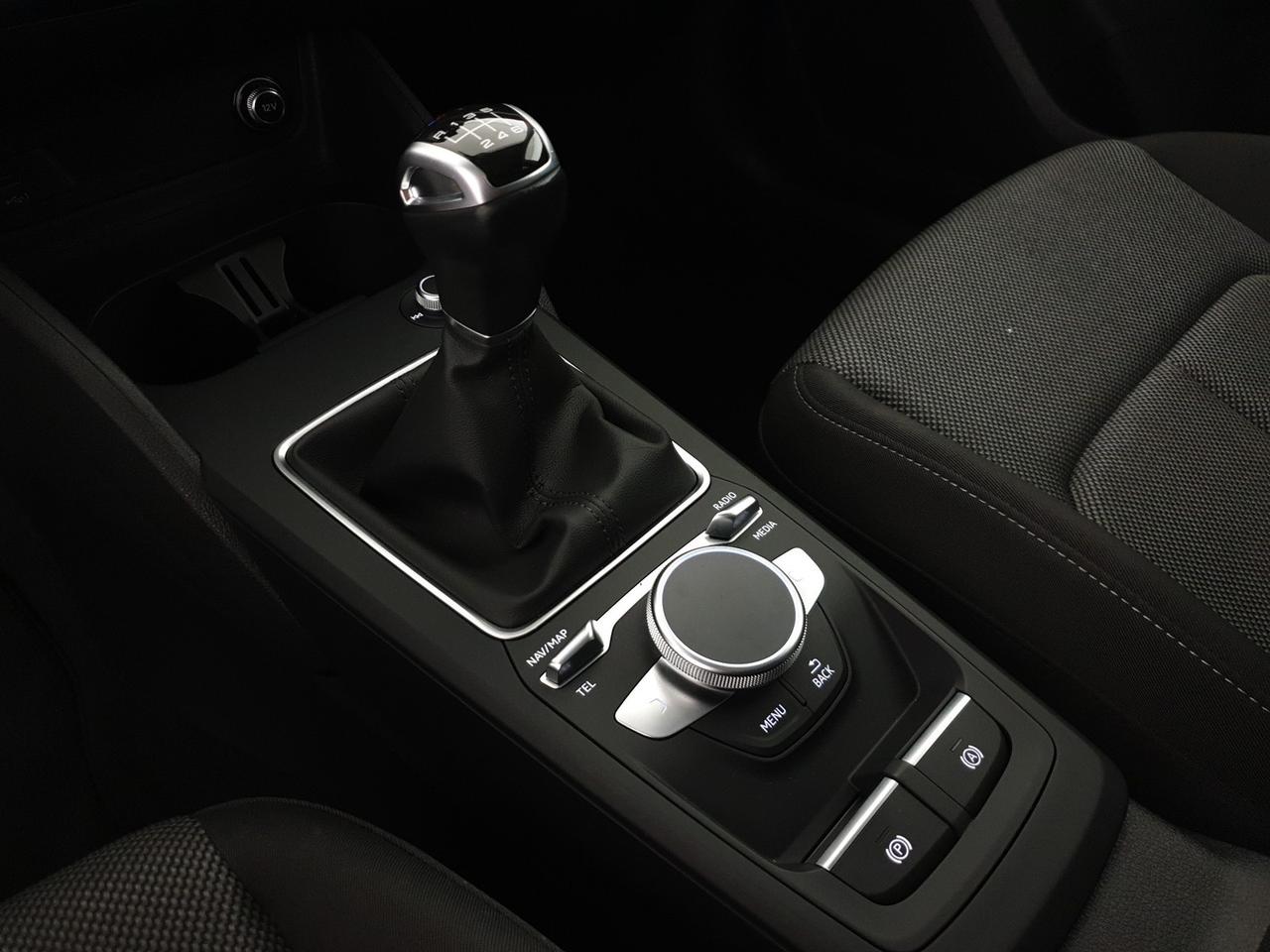 30TDI 116CV Identity Black