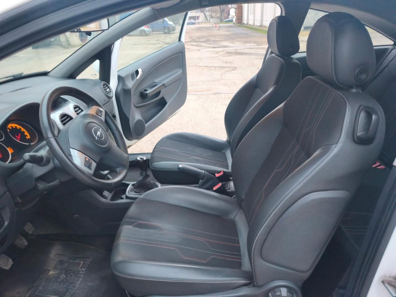 Opel Corsa 2012---1.0 Benzina Neopatentati