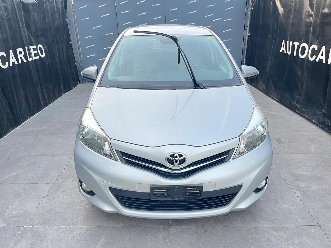 Toyota Yaris 1.0 BENZINA Lounge” tagliandi Toyota”