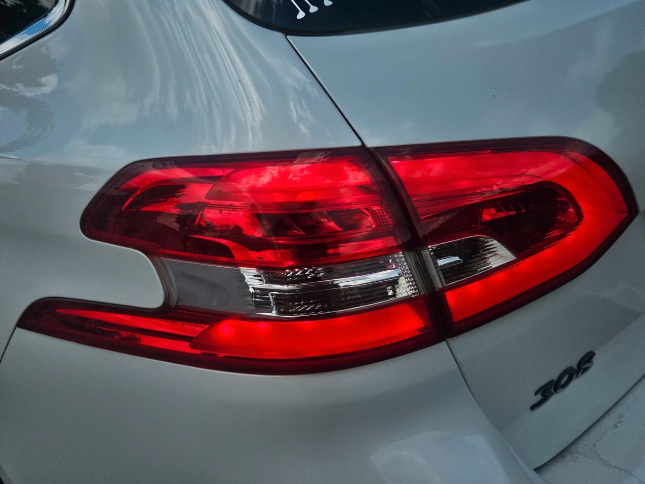 Peugeot 308 BlueHDi 120 CV Bianco Perla E6B