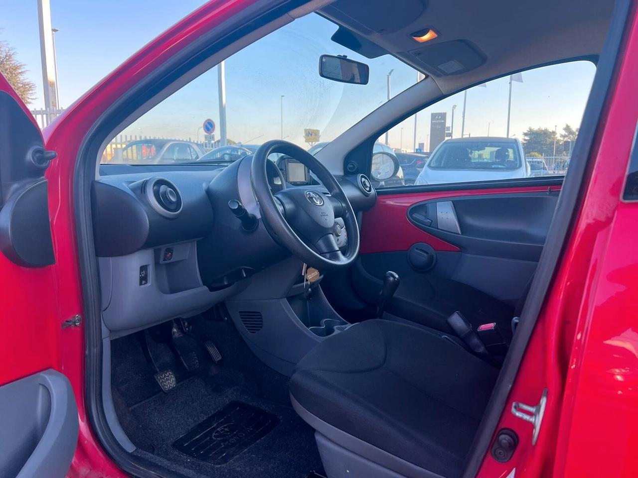 Toyota Aygo 1.0 12V VVT-i 5 porte Deep Ocean Connect