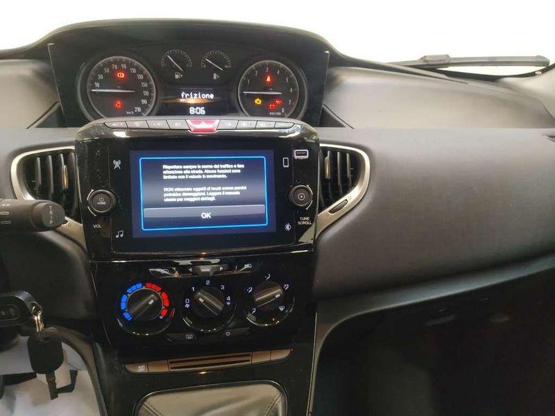 Lancia Ypsilon 1.0 firefly hybrid Gold s&s 70cv