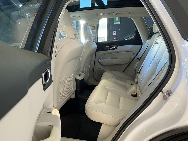 Volvo XC60 Recharge T6 253+145 CV AWD Plug-in Hybrid Automatica Recharge Ultra Dark
