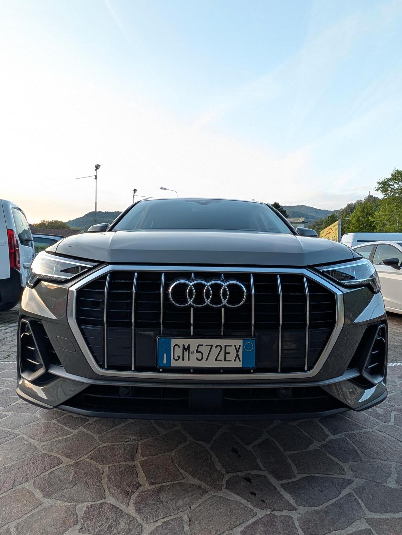 Audi Q3 35 2.0 tdi S line edition s-tronic