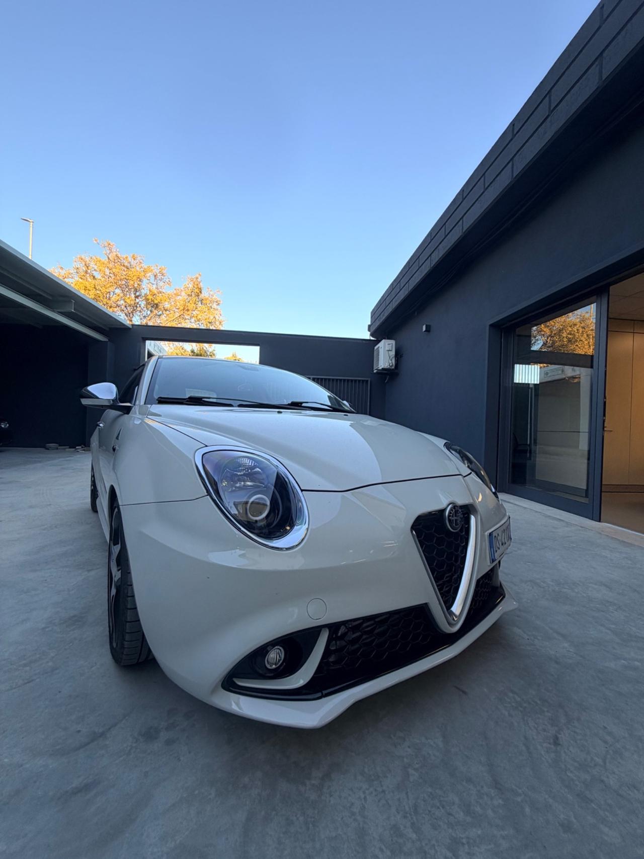 Alfa Romeo MiTo 1.4 T 155 CV Distinctive Premium Pack