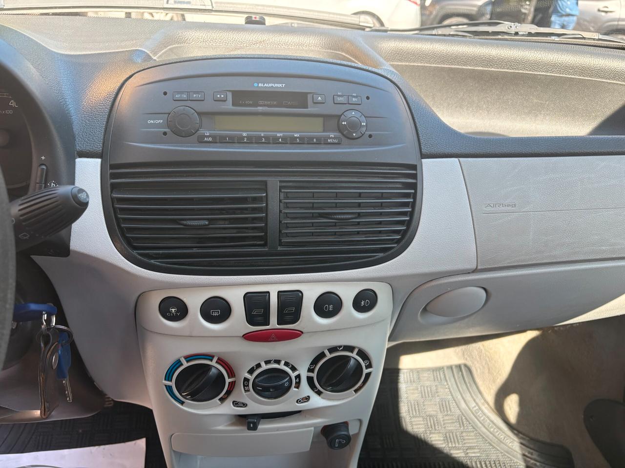 Fiat Punto 1.2i cat 5 porte ELX