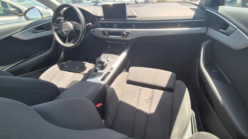 Audi A4 35 TFSI S tronic S-LINE - 2019