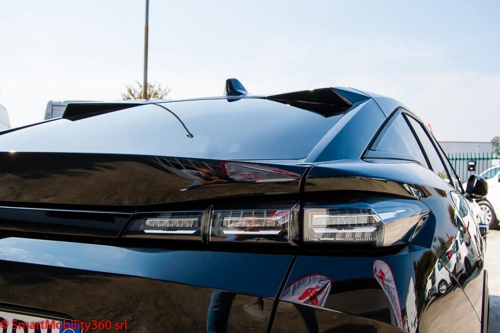 Peugeot 408 Hybrid 136 e-DCS6 Allure - Ok neopatentati!!!