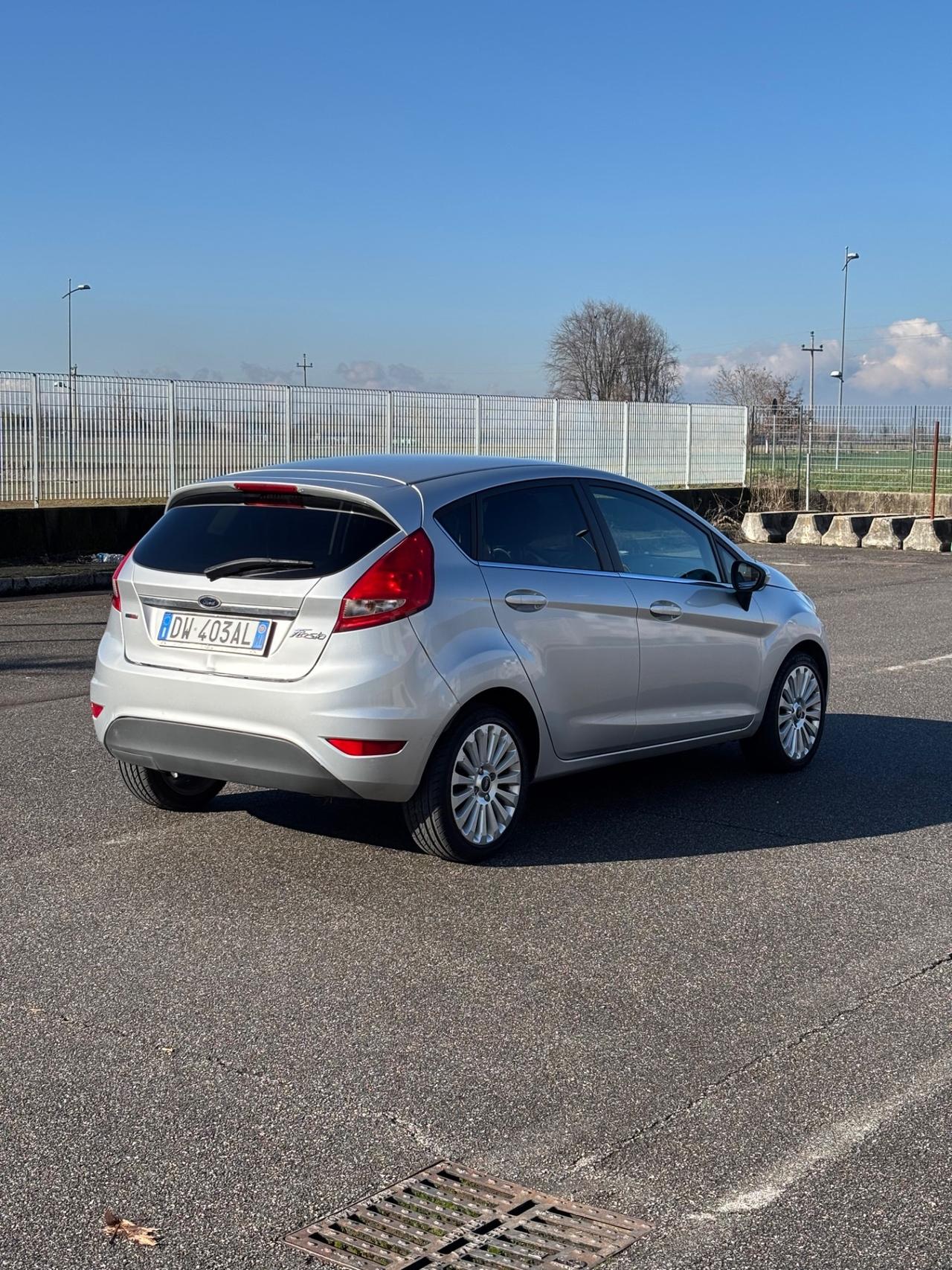 Ford Fiesta 1.4 TDCi 5p. Titanium