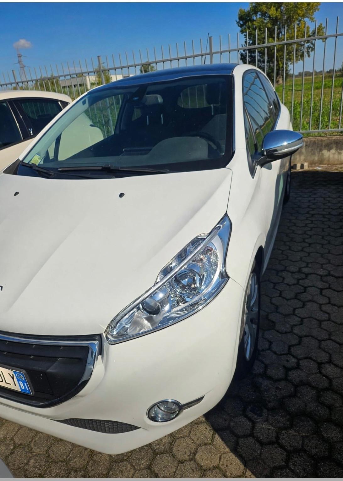 Peugeot 208 1.6 e-HDi 115 CV Stop&Start 3 porte Allure