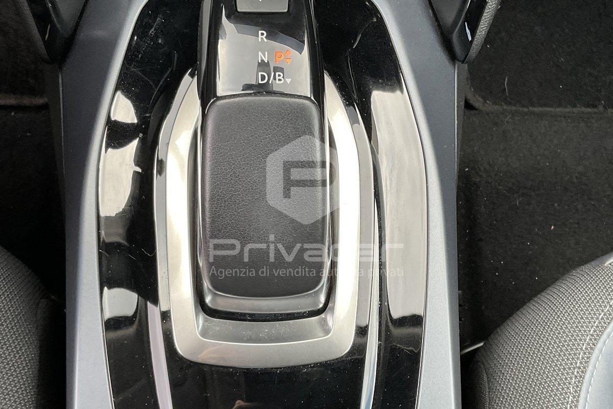 PEUGEOT 2008 motore elettrico 136 CV Allure