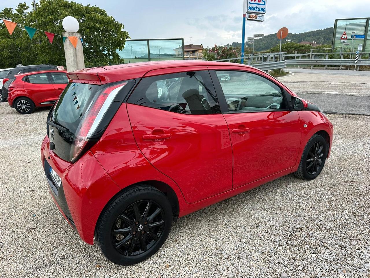 Toyota Aygo 5 Porte Aygo 5p 1.0 x-cool my15