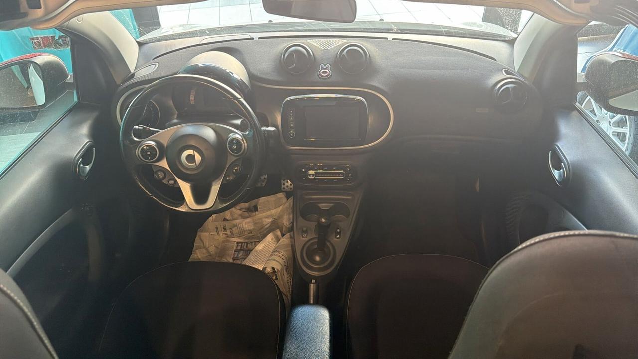Smart for two cabrio 90 CAVALLI TURBO PASSION “Red& the city”