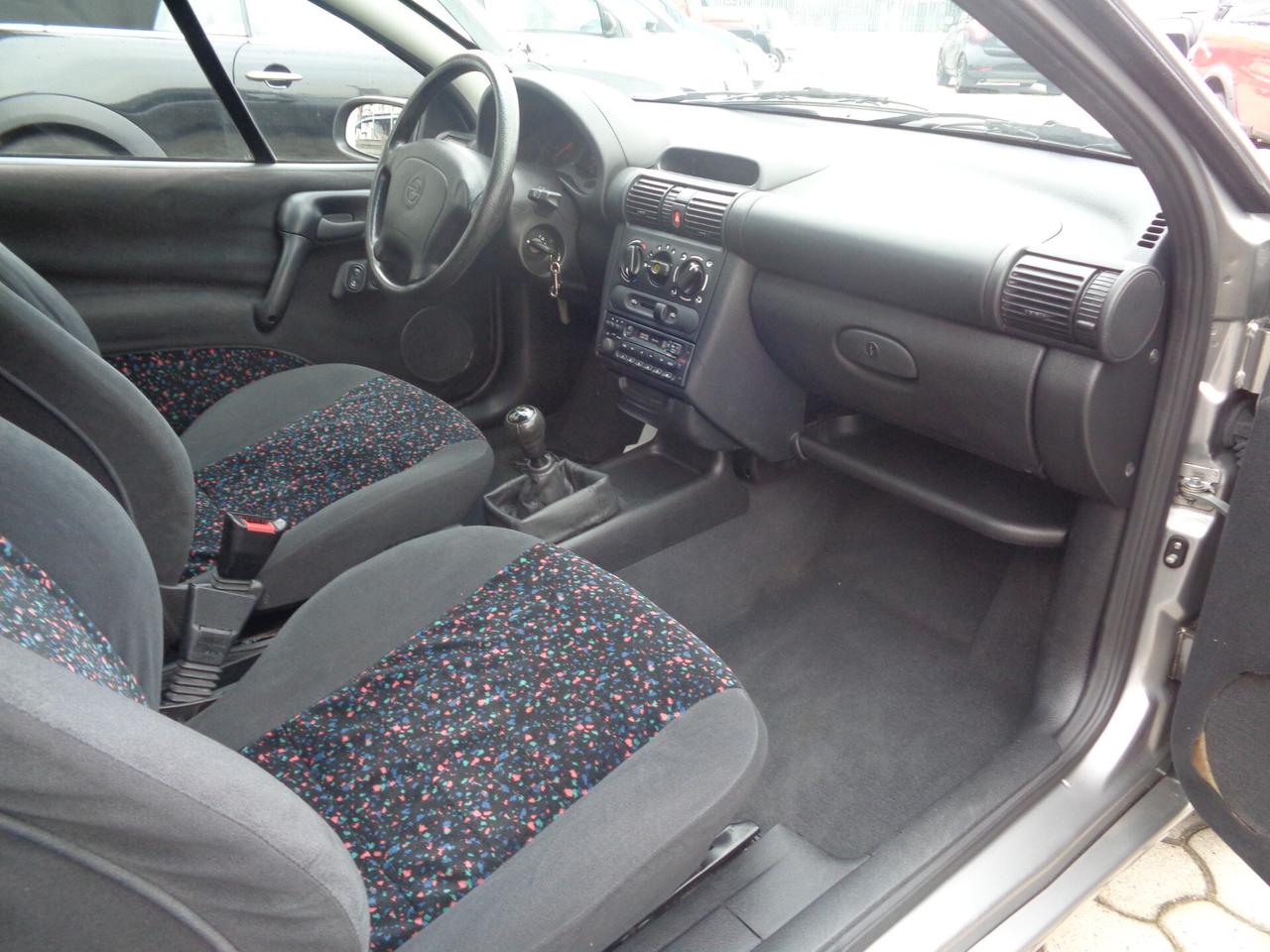 Opel Tigra 1.6i 16V cat