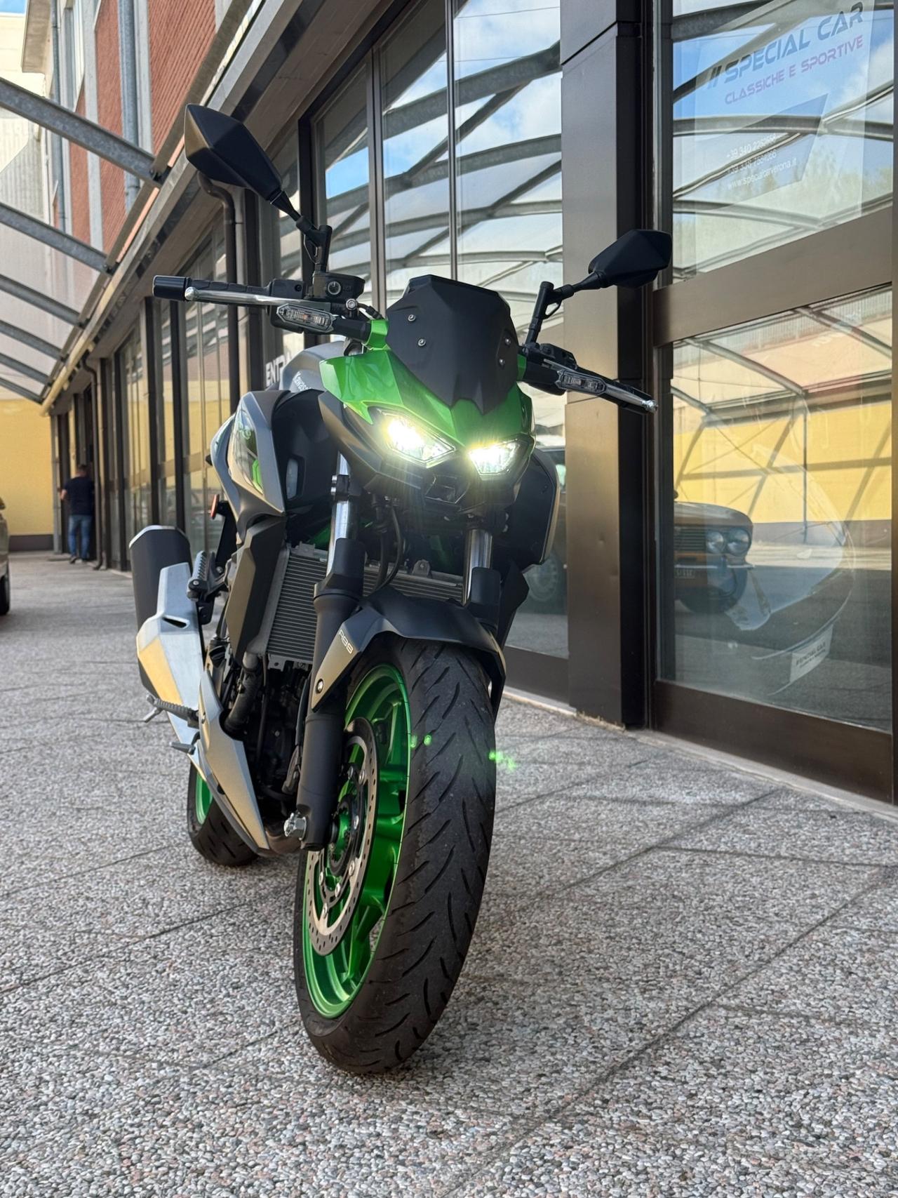 Kawasaki Z 500 SE ABS SOLO 400 KM!!!
