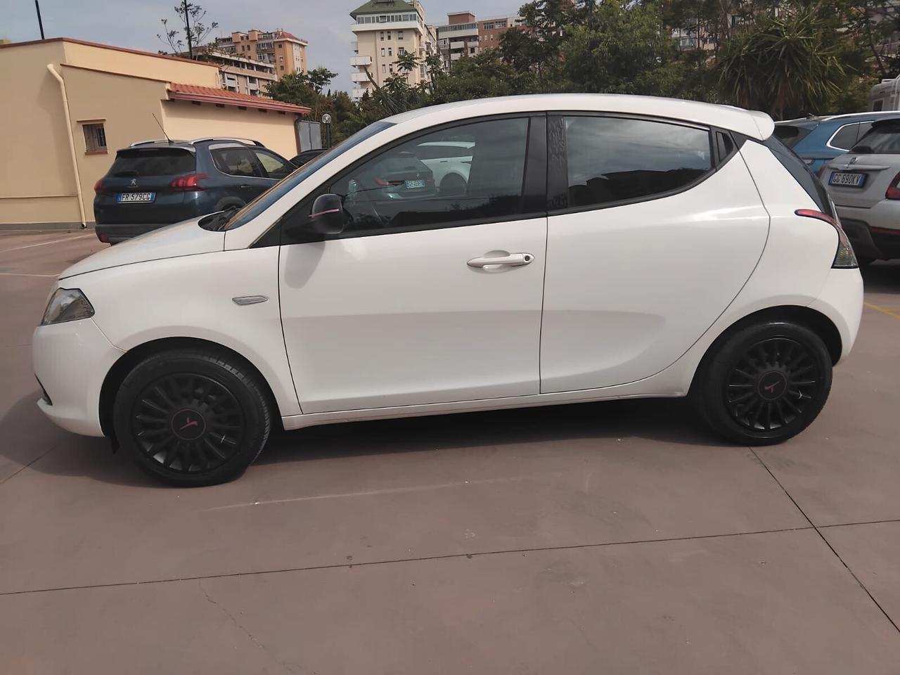 LANCIA YPSLON 1.3 MULTIJET 95CV 12 MESI GARANZIA