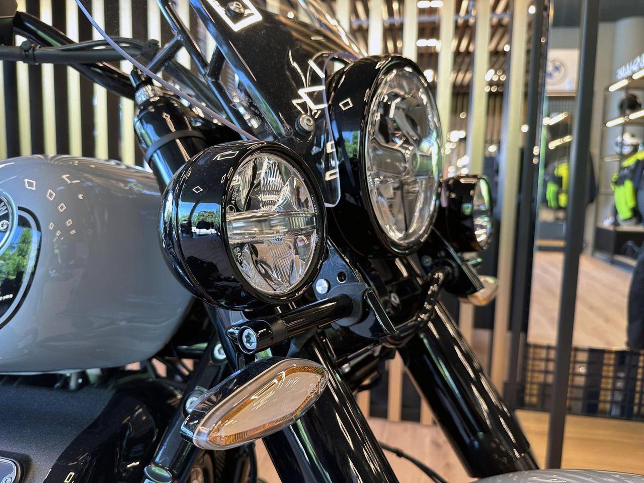 BMW R 18 Classic Blacked Out