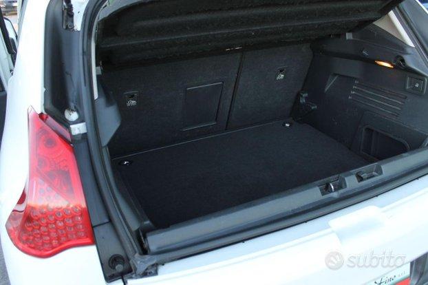 PEUGEOT 3008 1.6 HDi 110CV Tecno TETTO PANO.+ HE