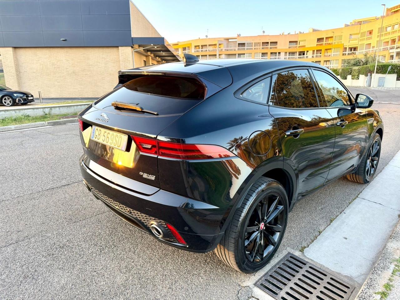 Jaguar E-Pace 2.0D 240 CV R-Dynamic-Anche Permuta-Garanzia