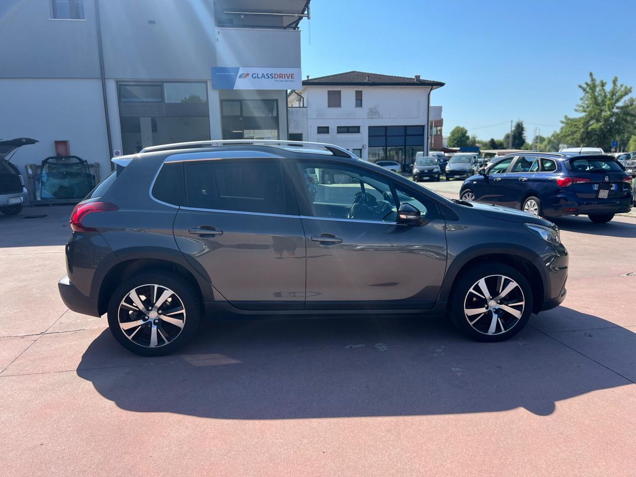 Peugeot 2008 BlueHDi 100 Allure