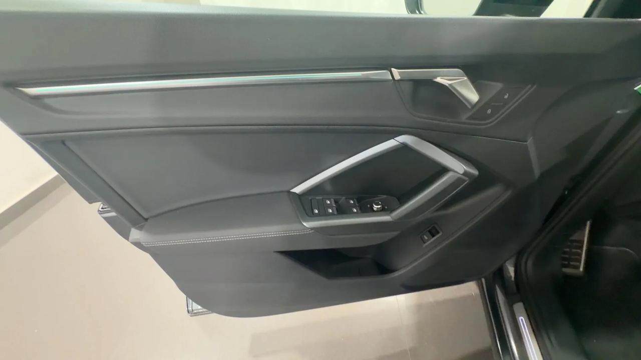 Audi Q3 SPB 35 TDI S tronic Identity Black S-Line