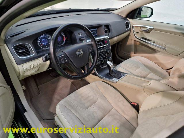 VOLVO V60 T3 Powershift Kinetic