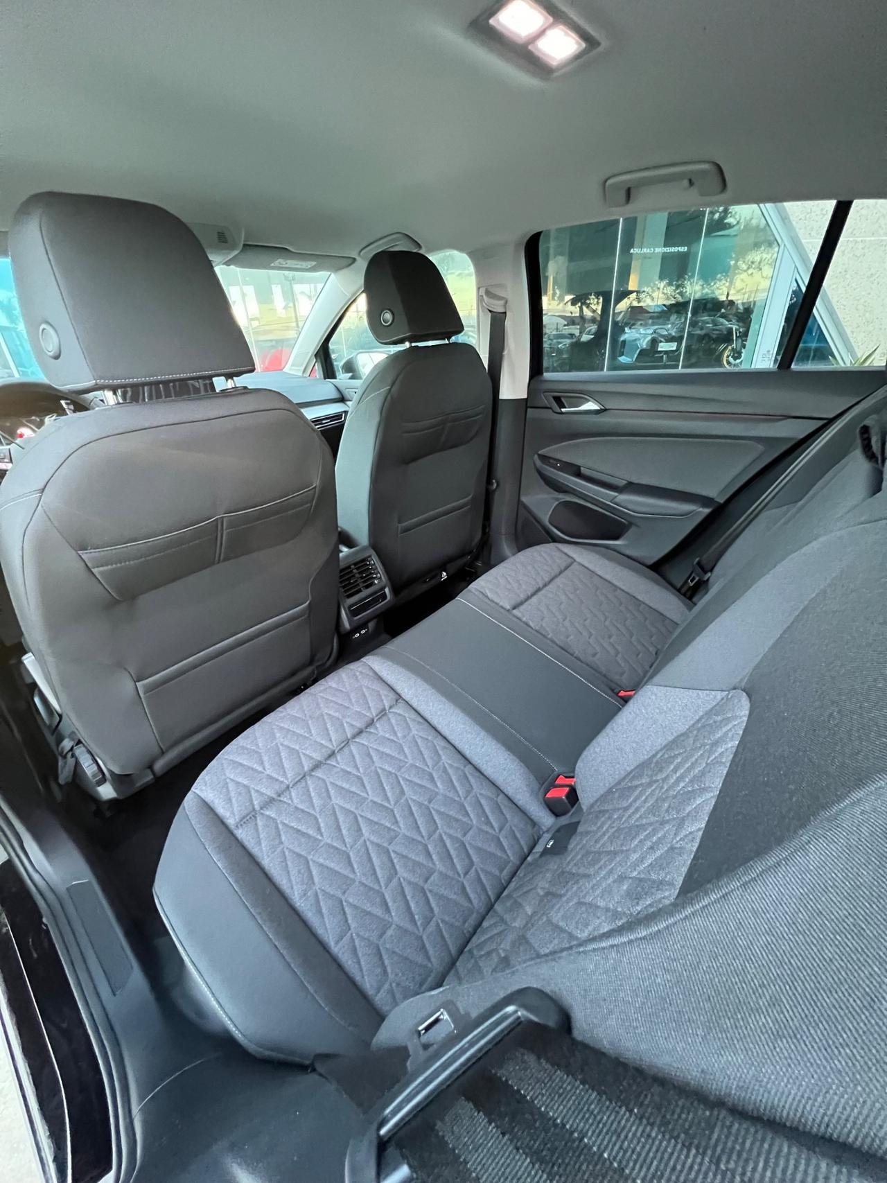 Volkswagen Golf 1.5 TSI eHybrid DSG possibilità noleggio no scoring