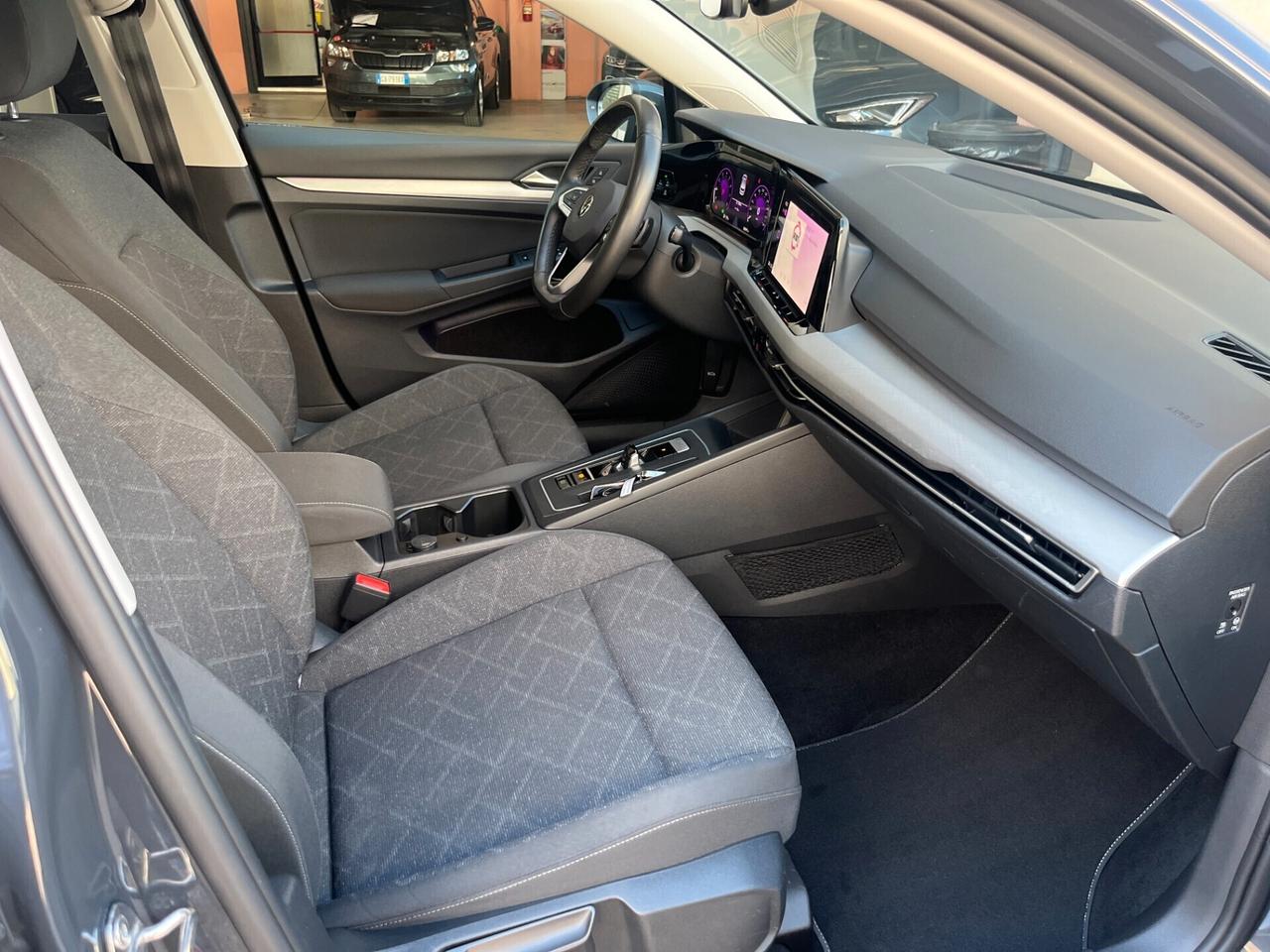 Volkswagen Golf 1.0 TSI EVO Life DSG
