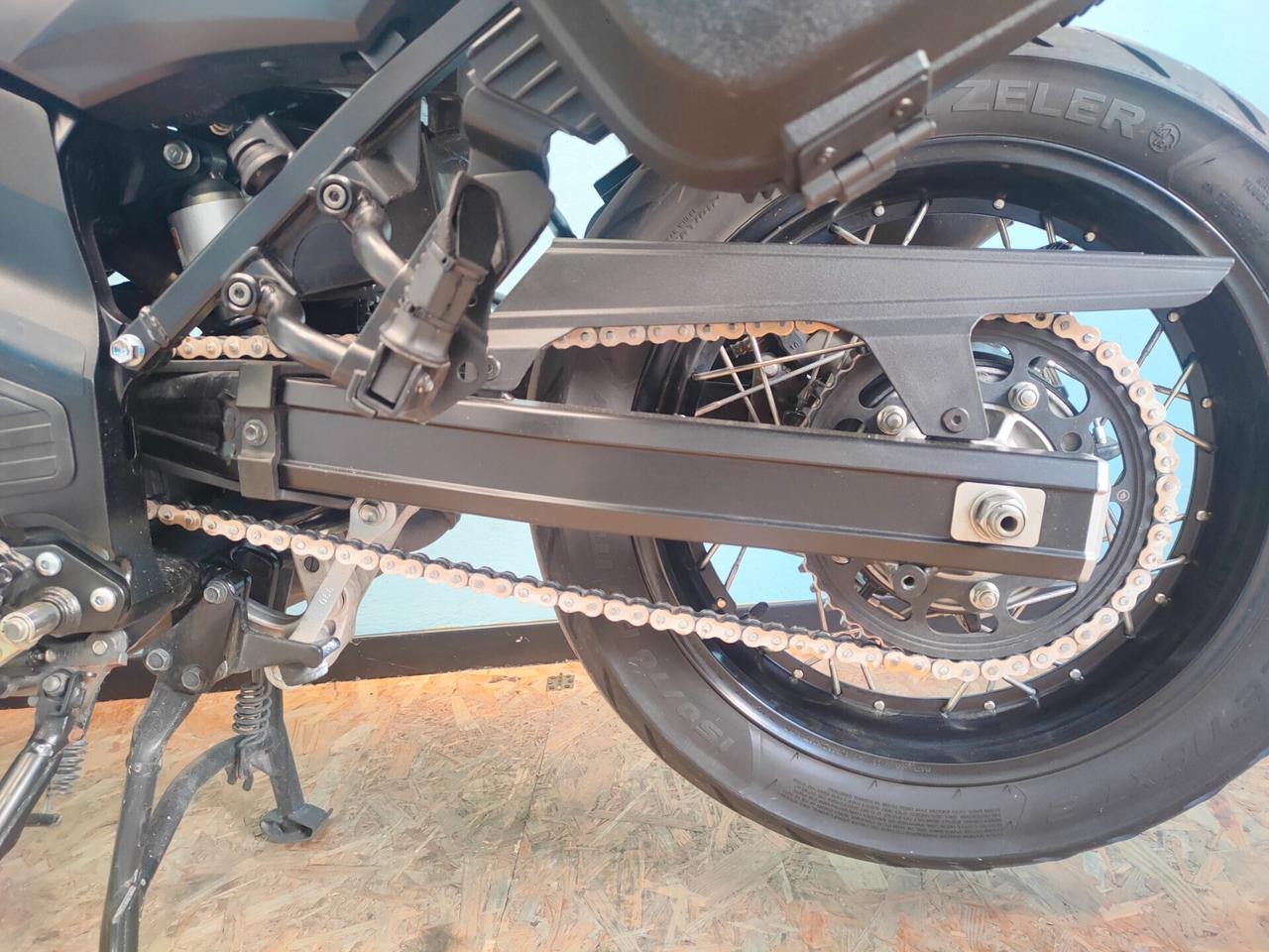 Suzuki V-Strom 650 XT - Tris bauletti