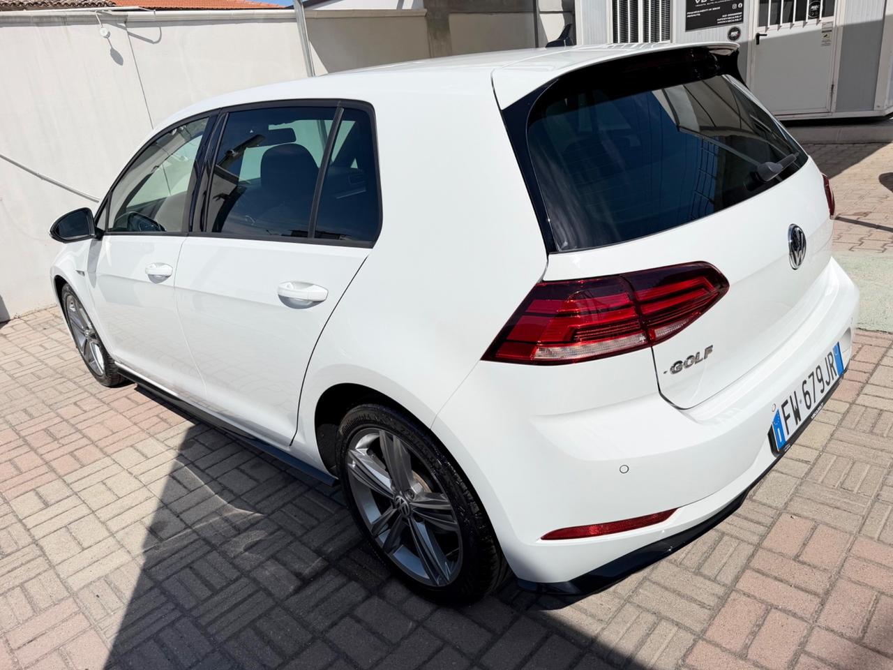 Volkswagen Golf 1.6 TDI R-Line - GARANZIA