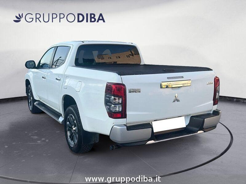 Mitsubishi L200 Cab VI 2019 Diesel d.cab 2.3d Invite Connect 4wd 150cv