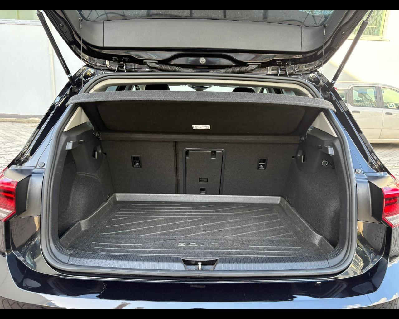 VOLKSWAGEN Golf 8ª serie - Golf 2.0 TDI 115 CV SCR Life