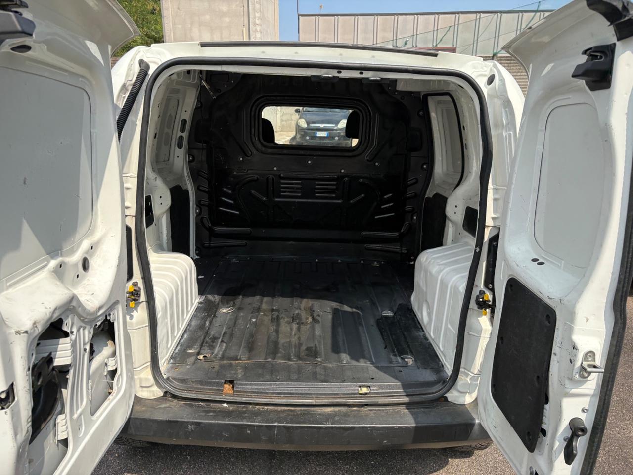Fiat Fiorino 1.3 MJT 95CV AUTOCARROIVA ESPOSTA