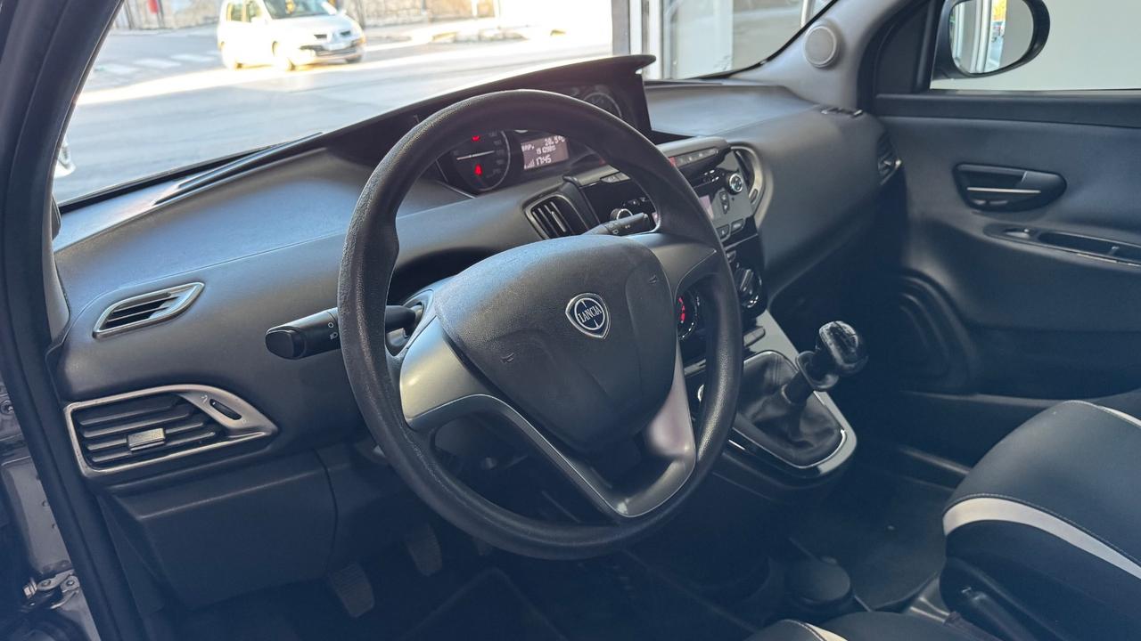 Lancia Ypsilon 0.9 TwinAir 85 CV 5 porte Metano Ecochic Elle