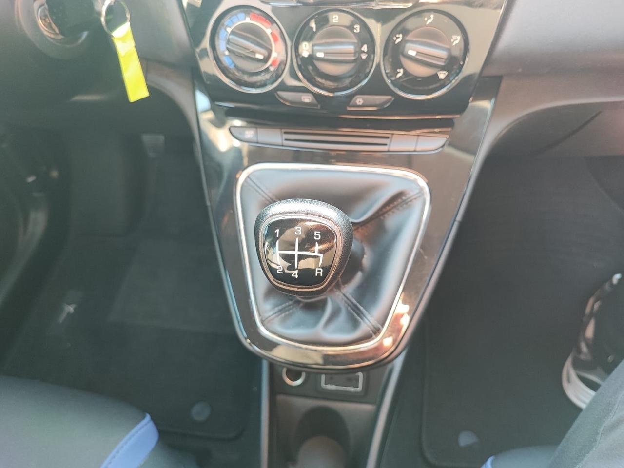 Lancia Ypsilon 1.2 69 CV 5 porte GPL Ecochic Platinum