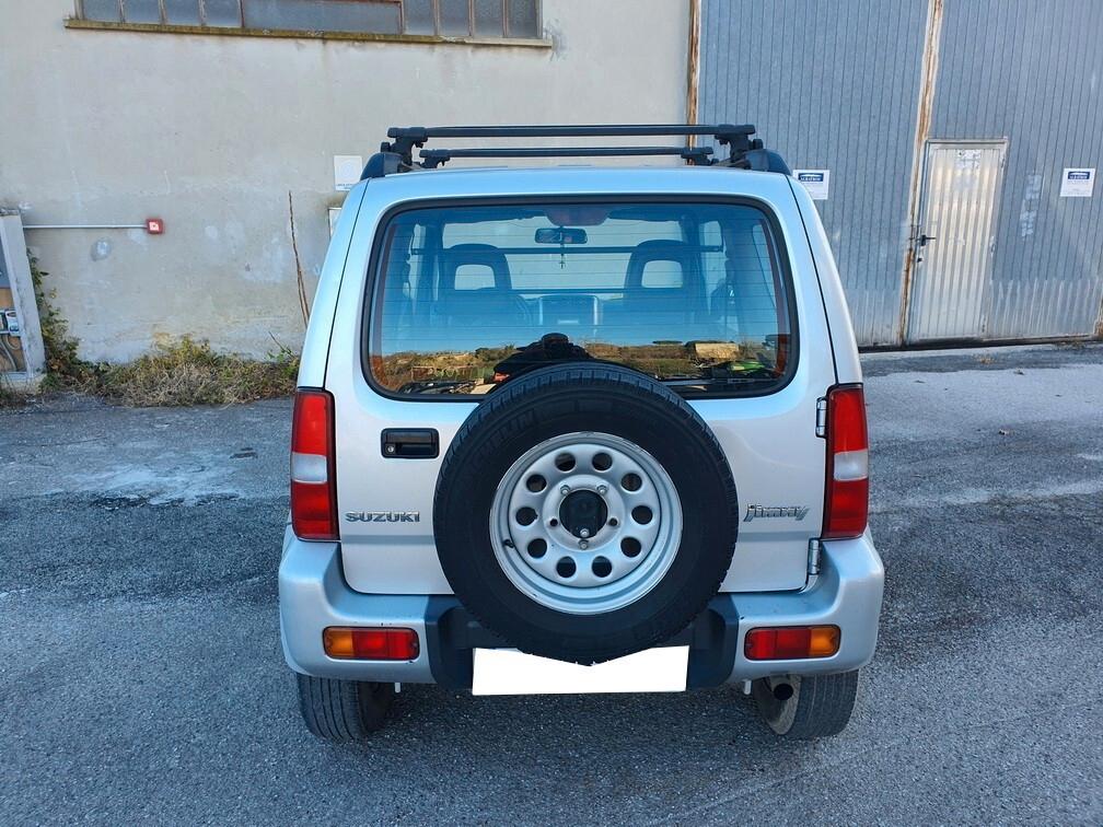 Suzuki Jimny 1.5 DDiS 86CV 4x4 JLX Autocarro