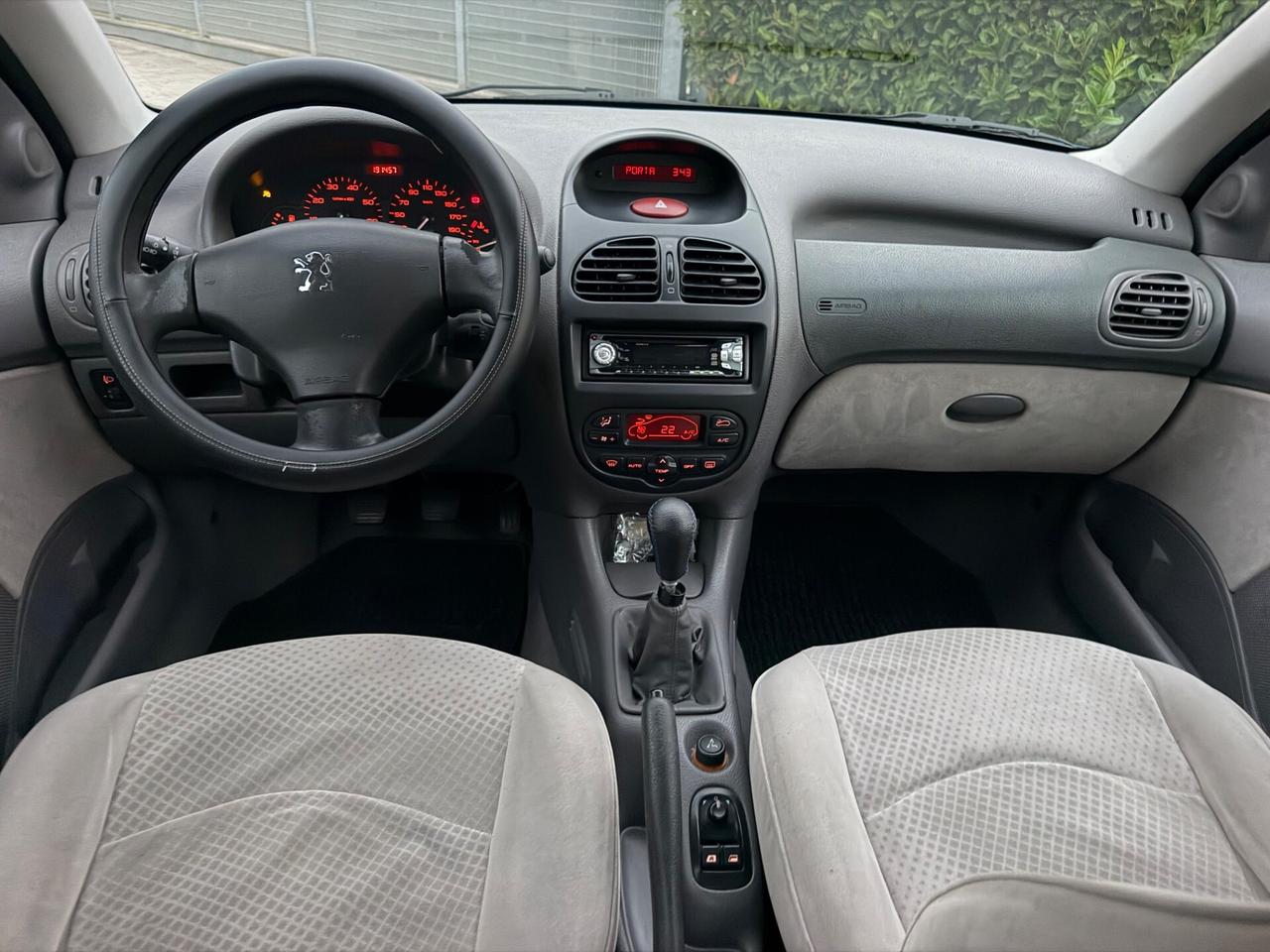 Peugeot 206 1.1 BENZINA 60CV NEOPATENTATI
